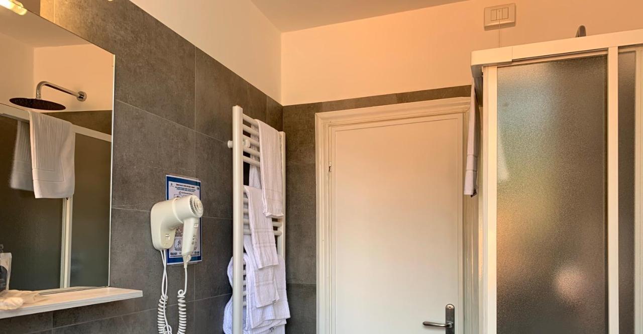 מנרולה La Linea D'Acqua Apartment מראה חיצוני תמונה